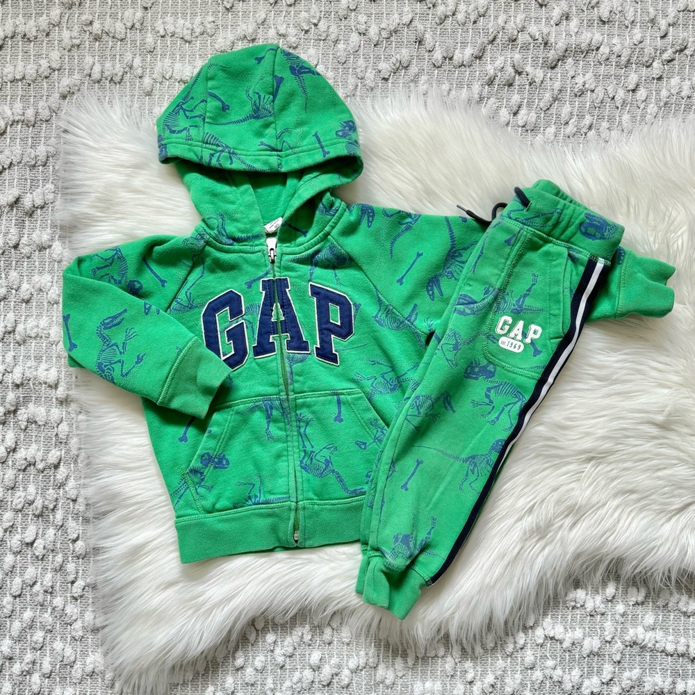 Bright green GAP 2 piece sweat suit set